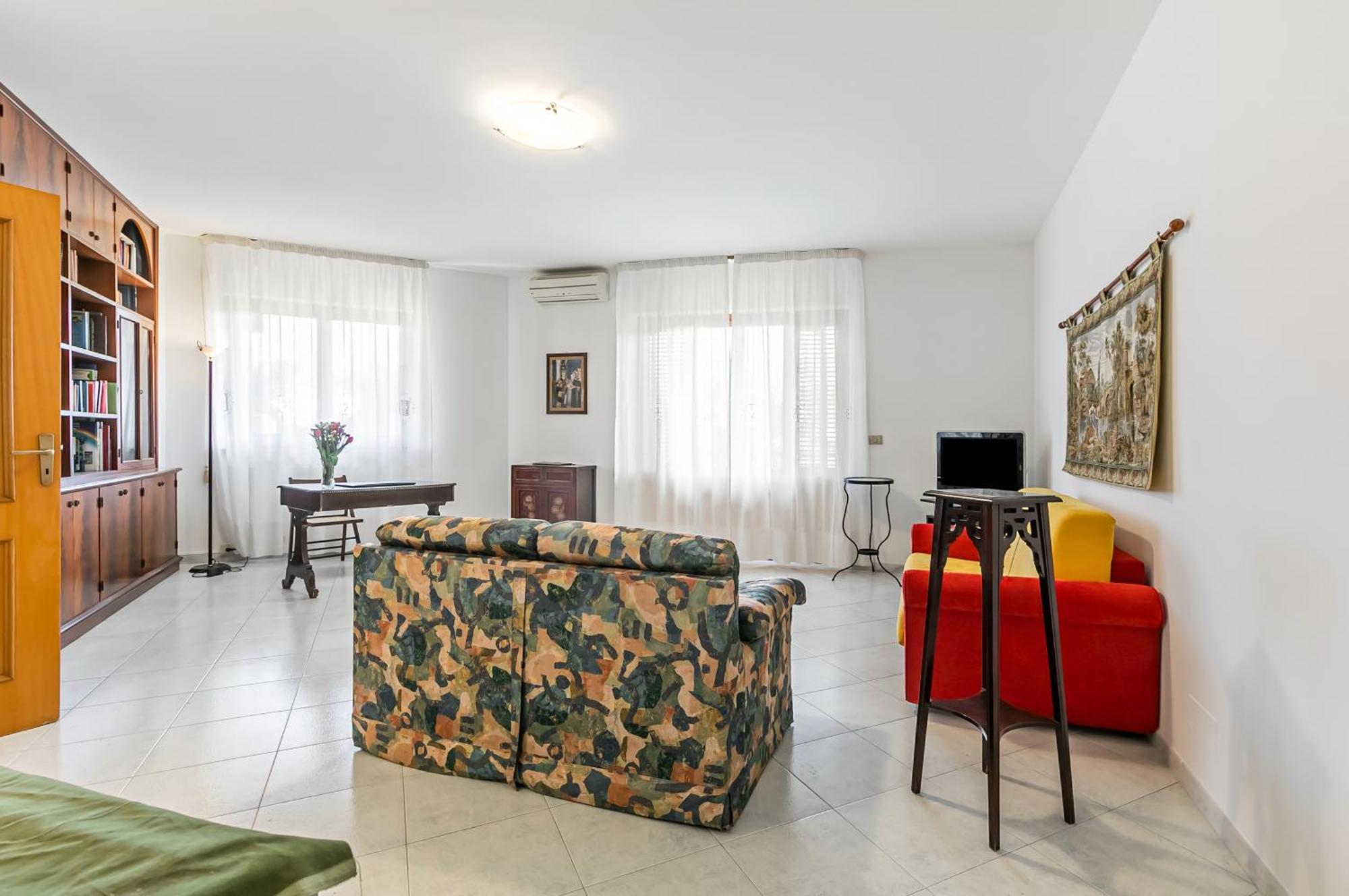 Palazzo Reale & Piazza Indipendenza Roomy Flat Palermo Eksteriør billede